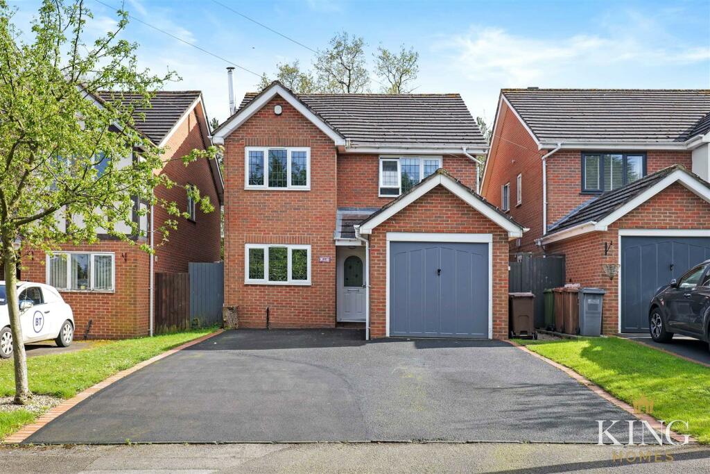 4 bedroom detached house for sale in Leafield Road, Solihull, B92