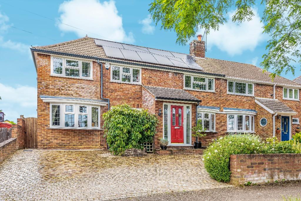 4 bedroom semidetached house for sale in Meadway, Harpenden