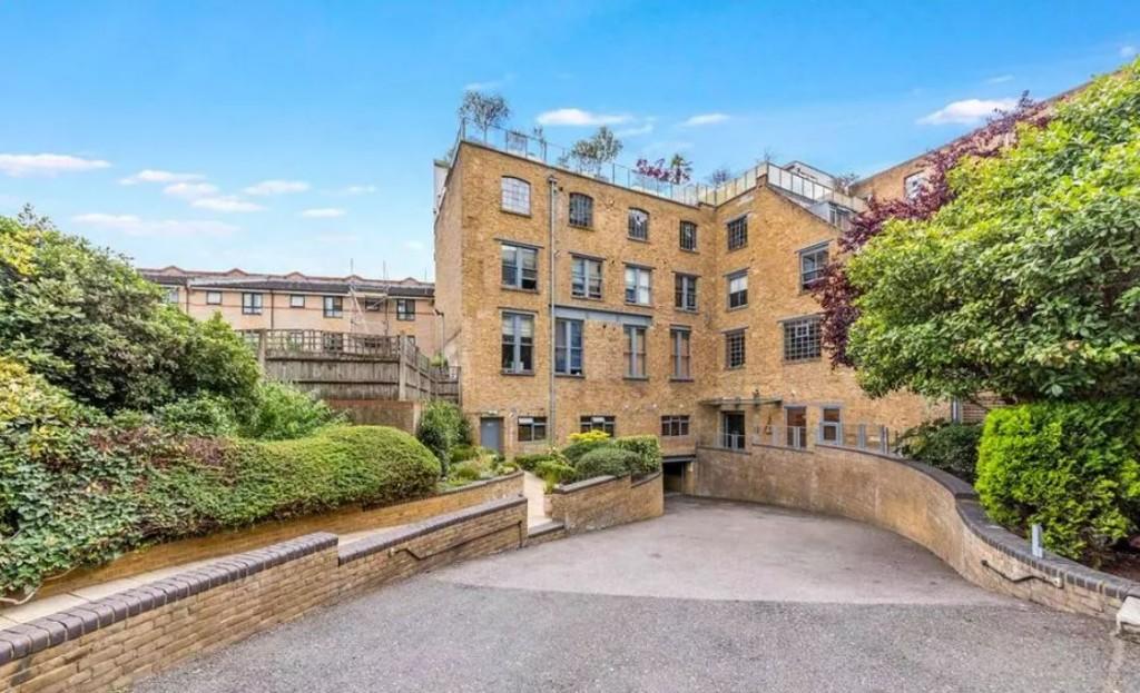 Main image of property: Gowers Walk, London, E1