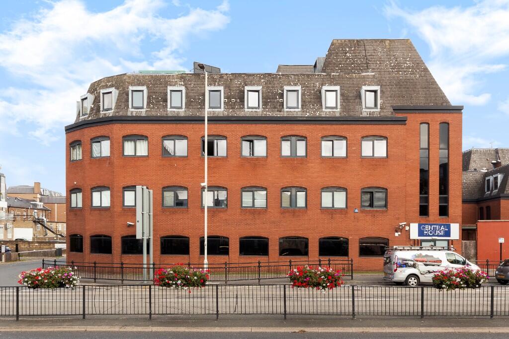 Main image of property: Parkway, Chelmsford, Essex, CM2
