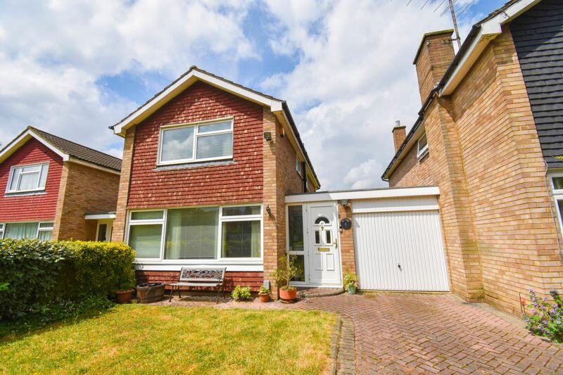 3 bedroom link detached house for sale in Selsey Way, Bedford, MK41