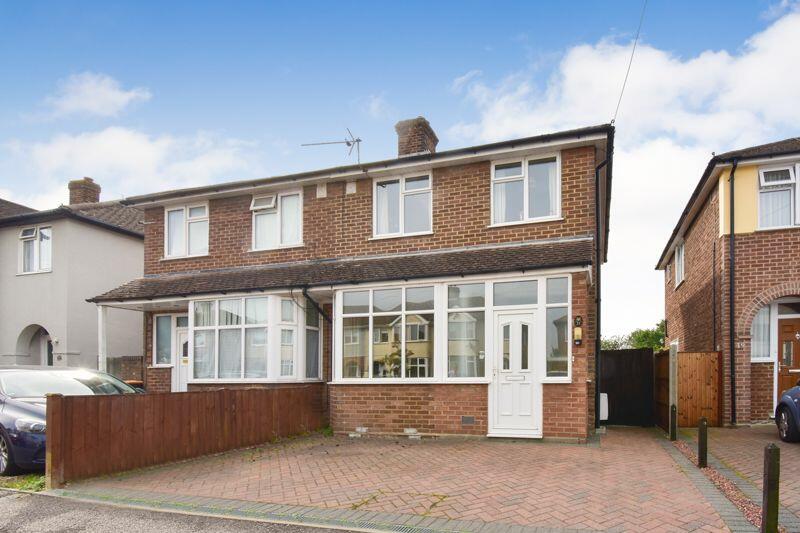 3 bedroom semidetached house for sale in Winchester Road, Bedford, MK42