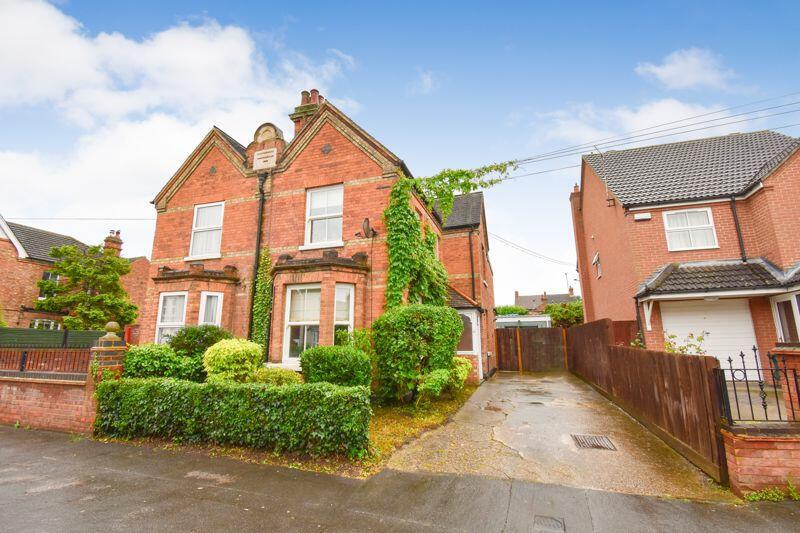 3 bedroom semidetached house for sale in Spring Road, Kempston, MK42