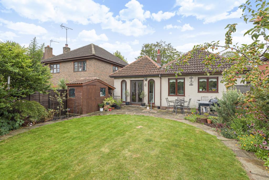 3 bedroom bungalow for sale in St. Davids Road, Swanley BR8