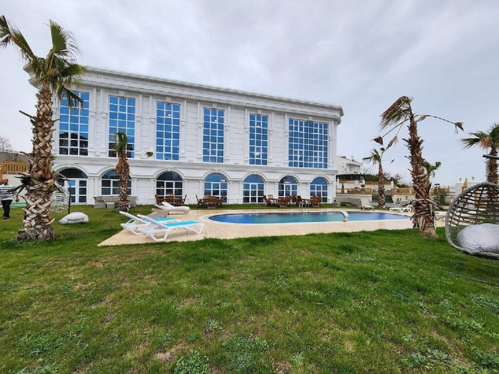 16 bedroom villa for sale in Istanbul, Silivri, Silivri, Turkey