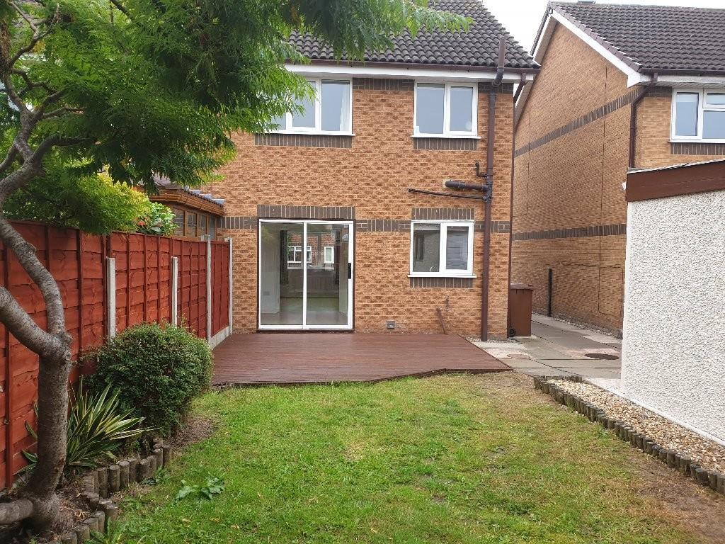 3 bedroom semidetached house for rent in Kingswood Crescent