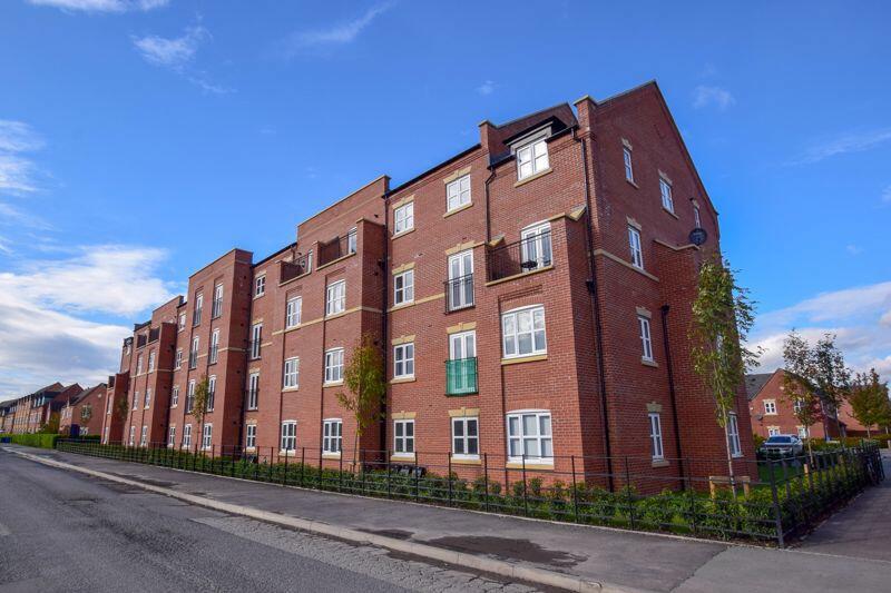 2 bedroom flat for sale in Edgewater Place, Latchford, WA4 1BF, WA4