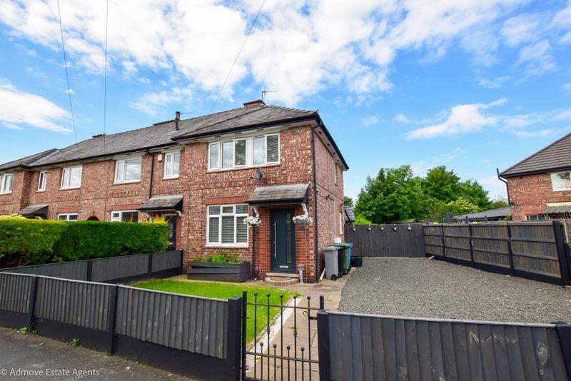 3 bedroom end of terrace house for sale in Woodstock Road, Altrincham