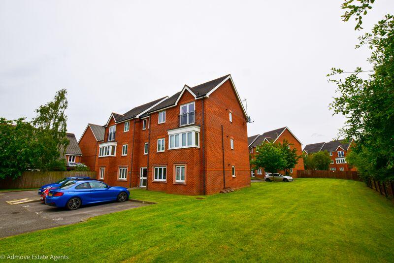 2 bedroom apartment for sale in Pineacre Close, Altrincham, WA14 5YE, WA14