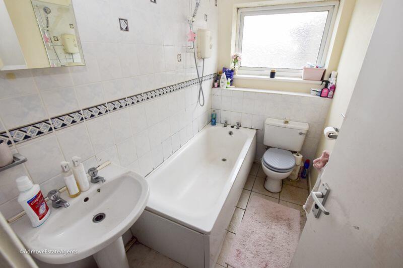 2 bedroom semidetached house for sale in Newgate Road, Sale, M33