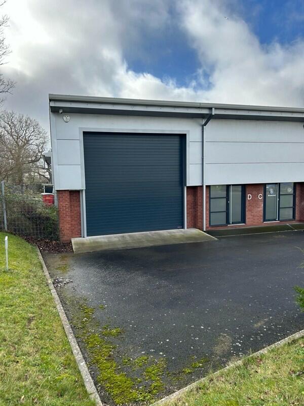 Light industrial facility to lease in D, Elliott House, Lufton Trading