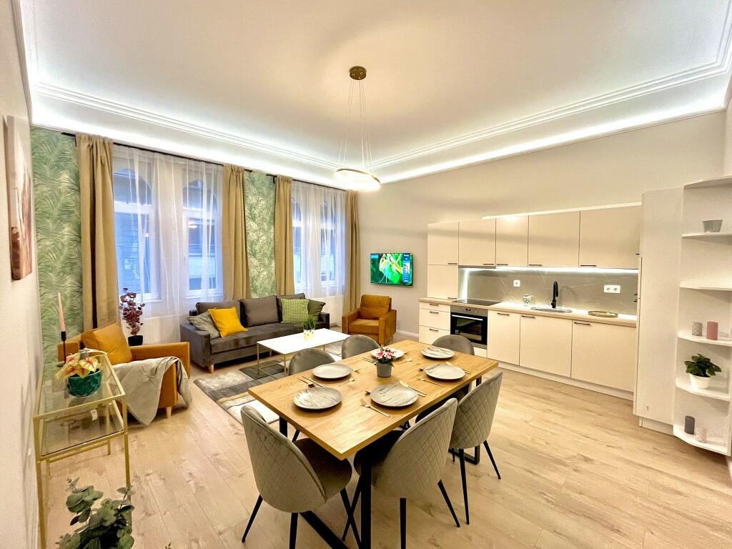 4 bedroom Flat in District Vi, Budapest