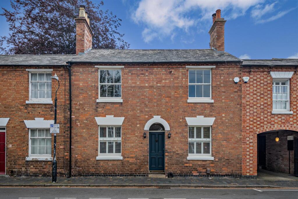 Main image of property: Broad Street, Old Town, Stratford-upon-Avon