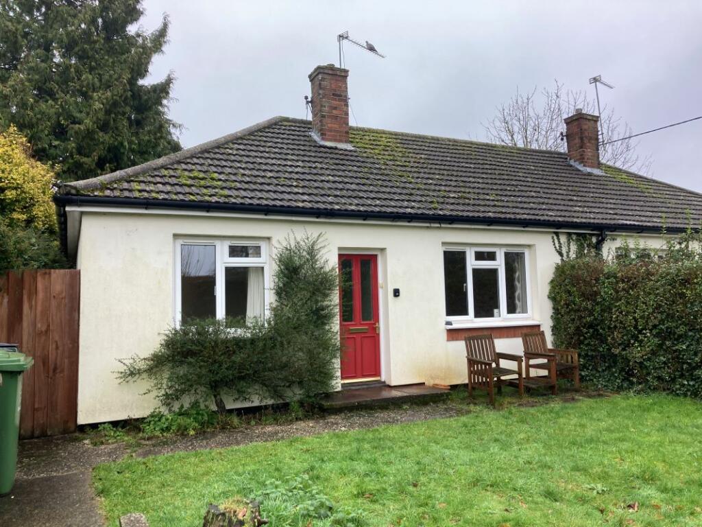2 bedroom semidetached bungalow for sale in 18 New Sporle Road, Swaffham, Norfolk, PE37 7JL, PE37
