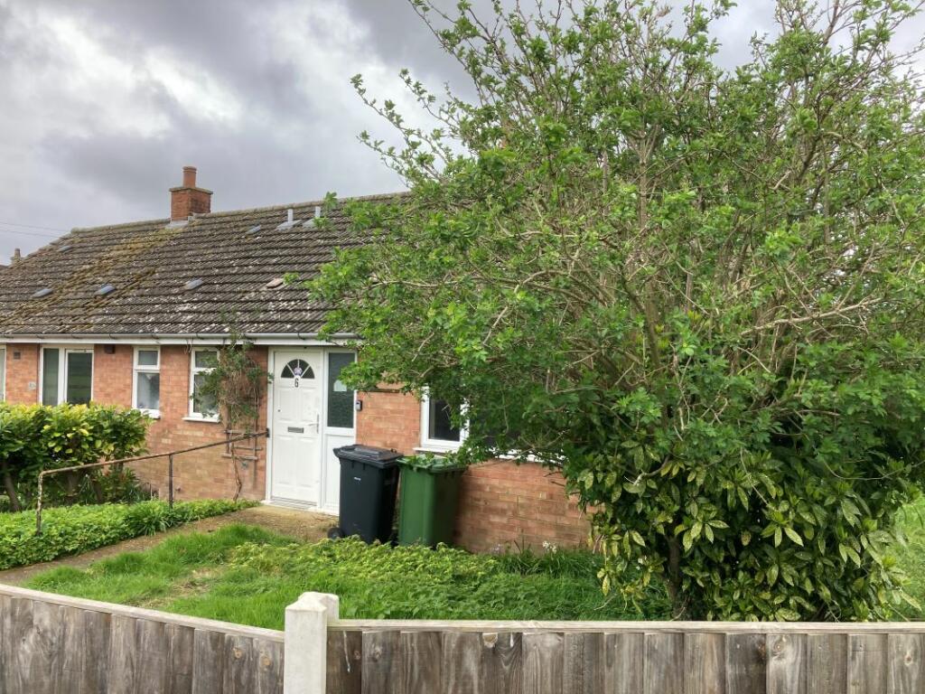 1 bedroom semidetached bungalow for sale in 6 Hatherley Gardens