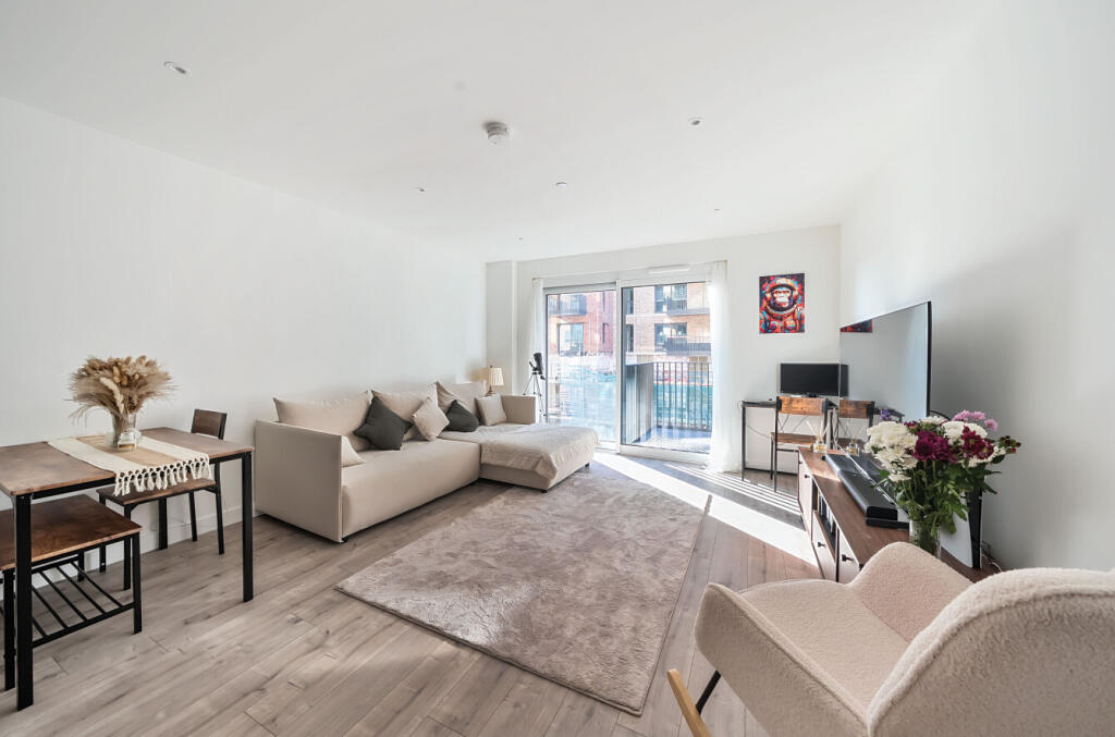 Main image of property: Union Court, The Exchange, Watford WD24 4EA