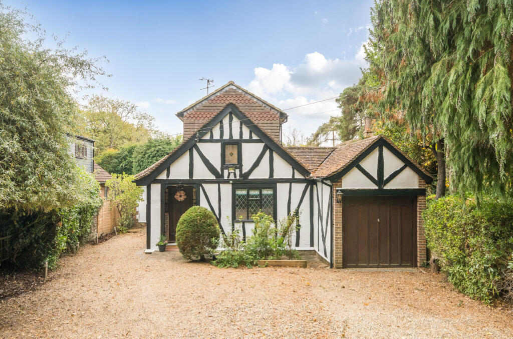 Main image of property: Tudor Cottage, Bucknalls Lane, Watford WD25 9NH