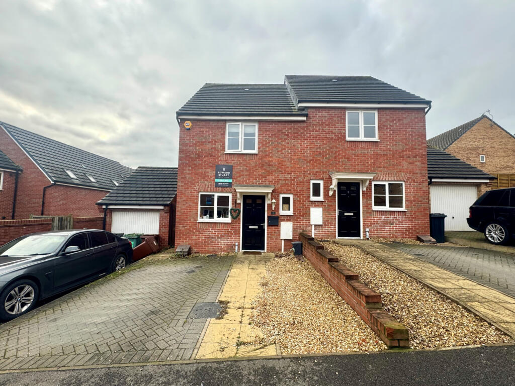 2 bedroom semidetached house for sale in Bates Lane, HEMPSTED