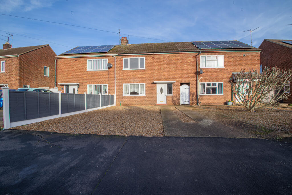 2 bedroom terraced house for sale in Lawson Avenue, STANGROUND