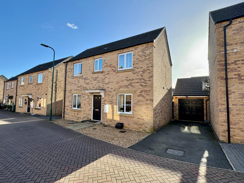 3 bedroom detached house for sale in Roma Road, CARDEA, Peterborough PE2