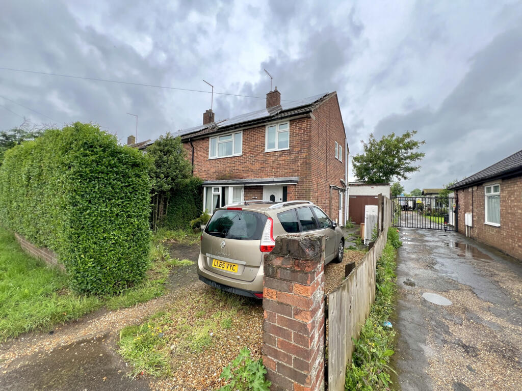 3 bedroom semidetached house for sale in Fengate, Peterborough, PE1