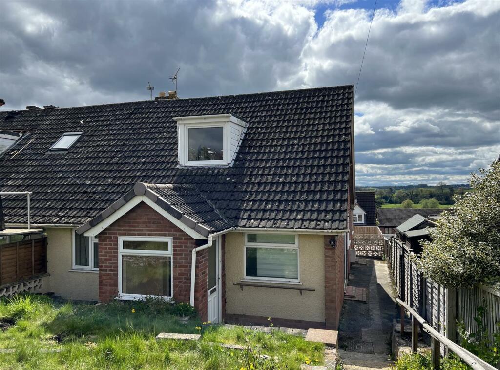 3 bedroom semidetached bungalow for sale in Greytree, RossOnWye, HR9