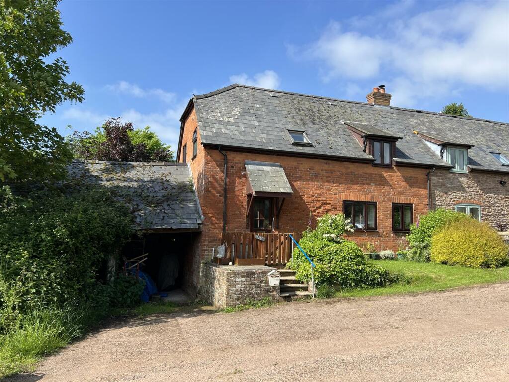 3 bedroom semidetached house for sale in Phocle Green, HR9