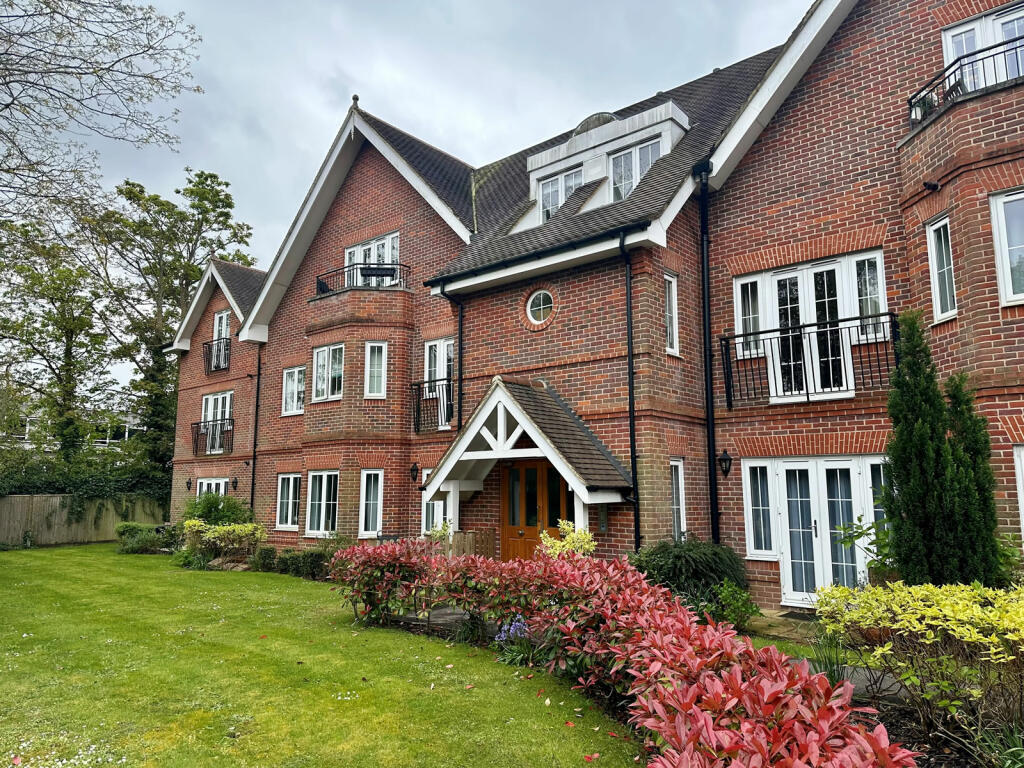2 bedroom apartment for sale in South Lawns, 73 Reigate Road, Reigate