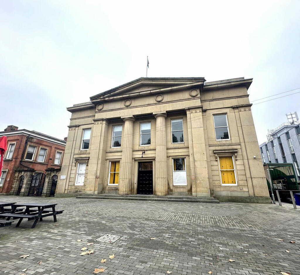 Main image of property: X1 The Town Hall, Salford, Manchester, M3 6DD