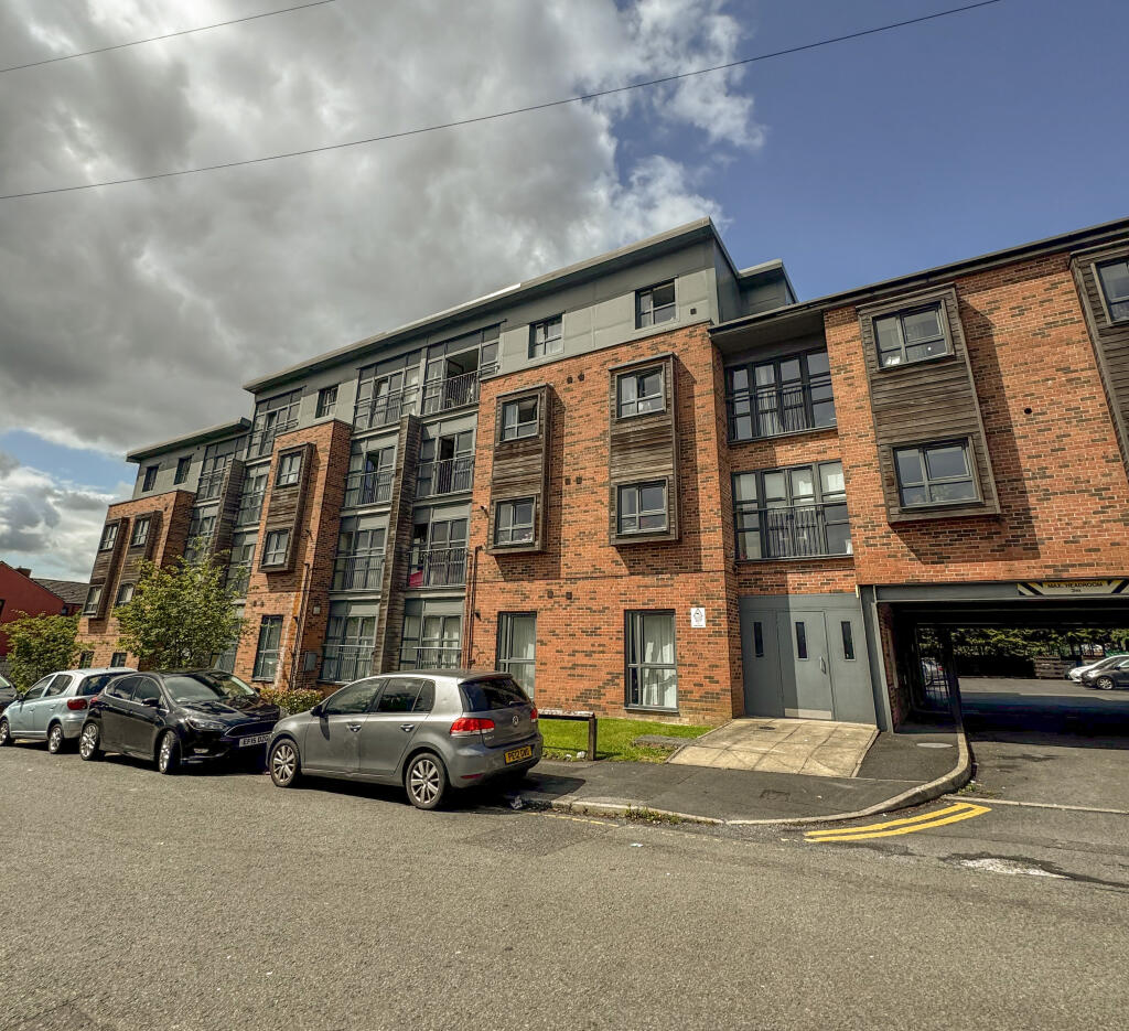 Main image of property: Devonshire Point, 41 Devonshire Road, Eccles, Manchester, M30 0SW