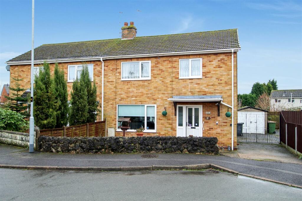 3 bedroom semidetached house for sale in Mease Close, Measham