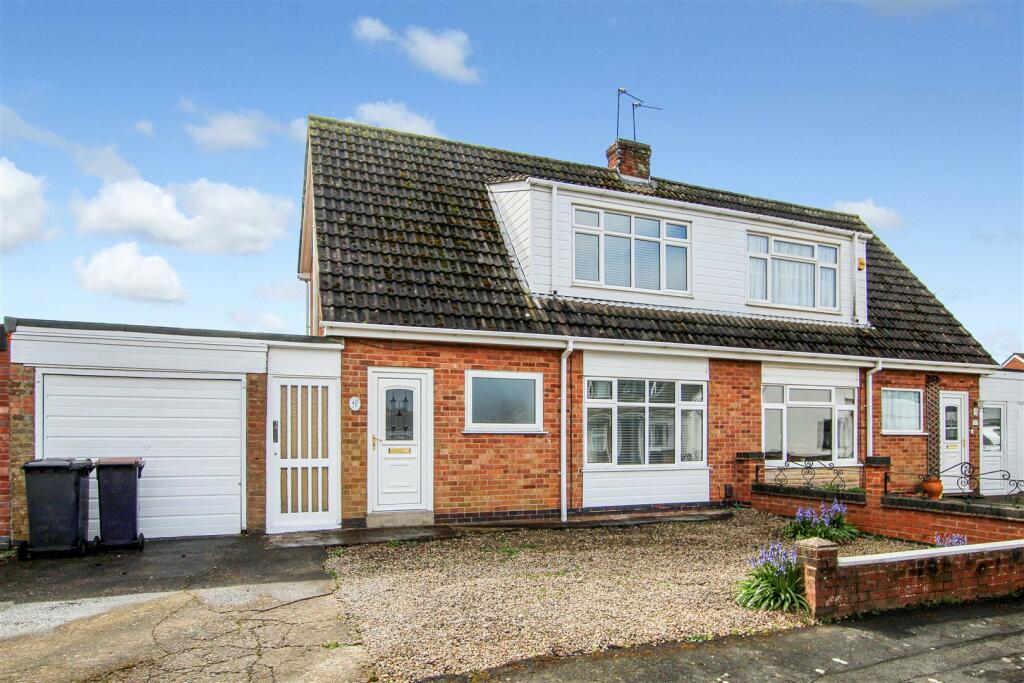 3 bedroom semidetached house for sale in Milton Close, Measham