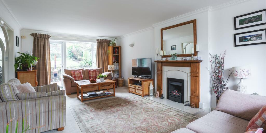 3 bedroom detached house for sale in Rectory Lane, Breadsall Village