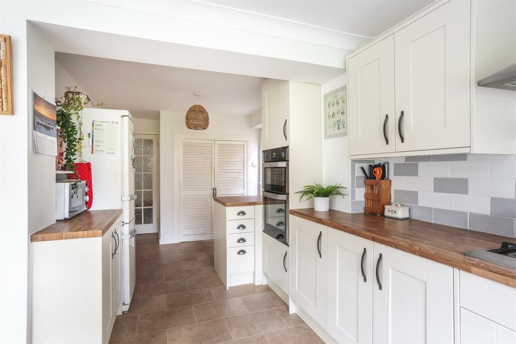 3 bedroom detached house for sale in Rectory Lane, Breadsall Village
