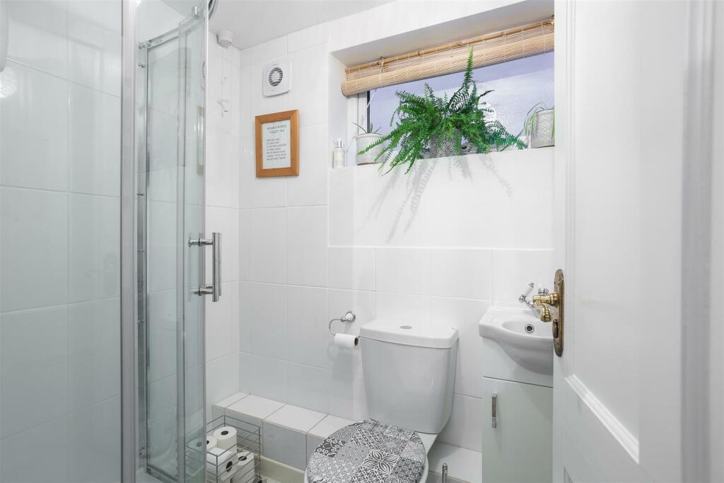 3 bedroom detached house for sale in Rectory Lane, Breadsall Village