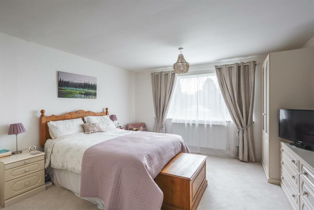 3 bedroom detached house for sale in Rectory Lane, Breadsall Village