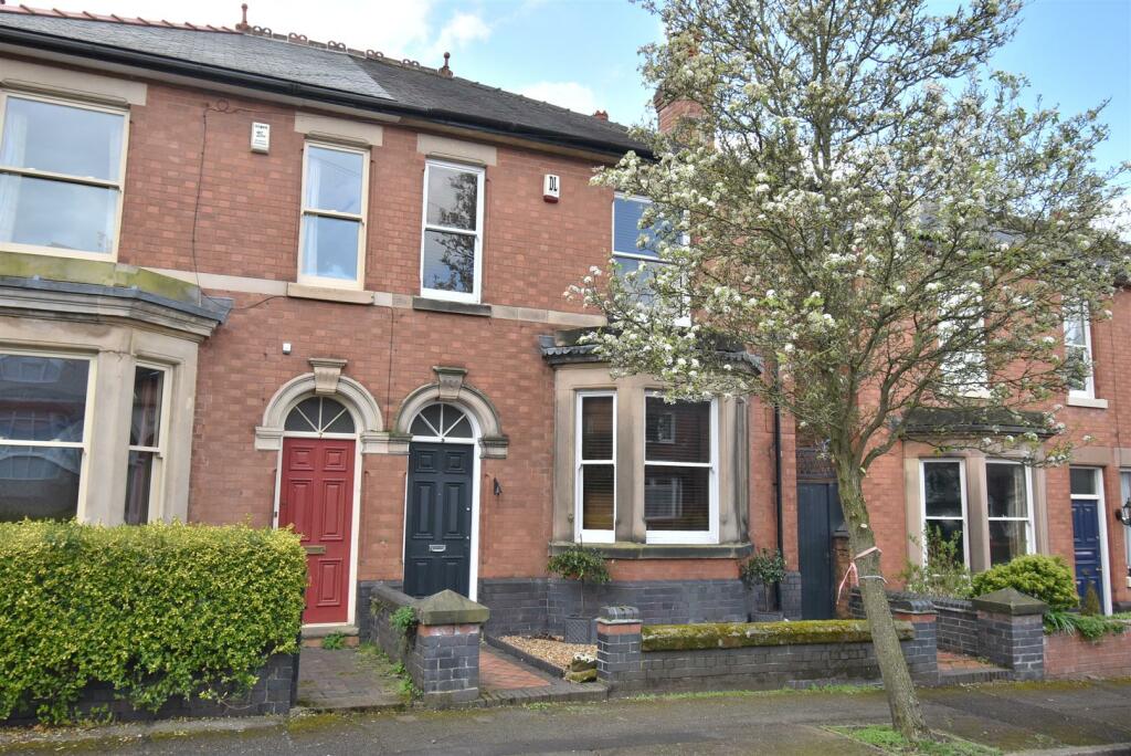 3 bedroom semidetached house for sale in Park Grove, off Kedleston