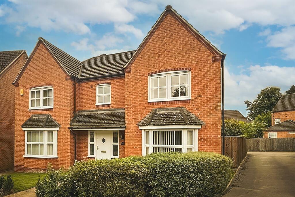 5 bedroom detached house for sale in Highfields Park Drive, Darley