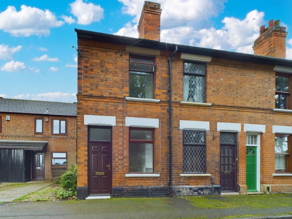 3 bedroom end of terrace house for sale in Old Chester Road, Chester
