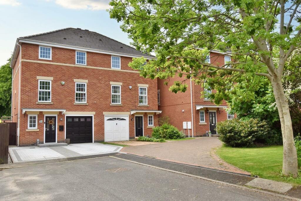4 bedroom semidetached house for sale in Songbird Close, Darley Abbey