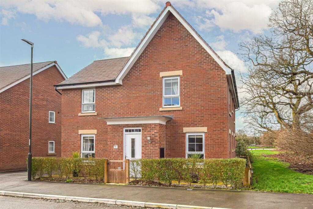 4 bedroom detached house for sale in Croft Way, Littleover, Derby, DE23