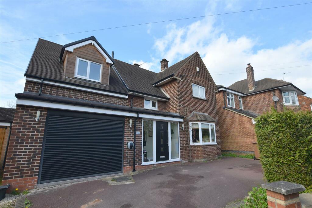 4 bedroom detached house for sale in Greenwich Drive North, Mackworth, Derby, DE22