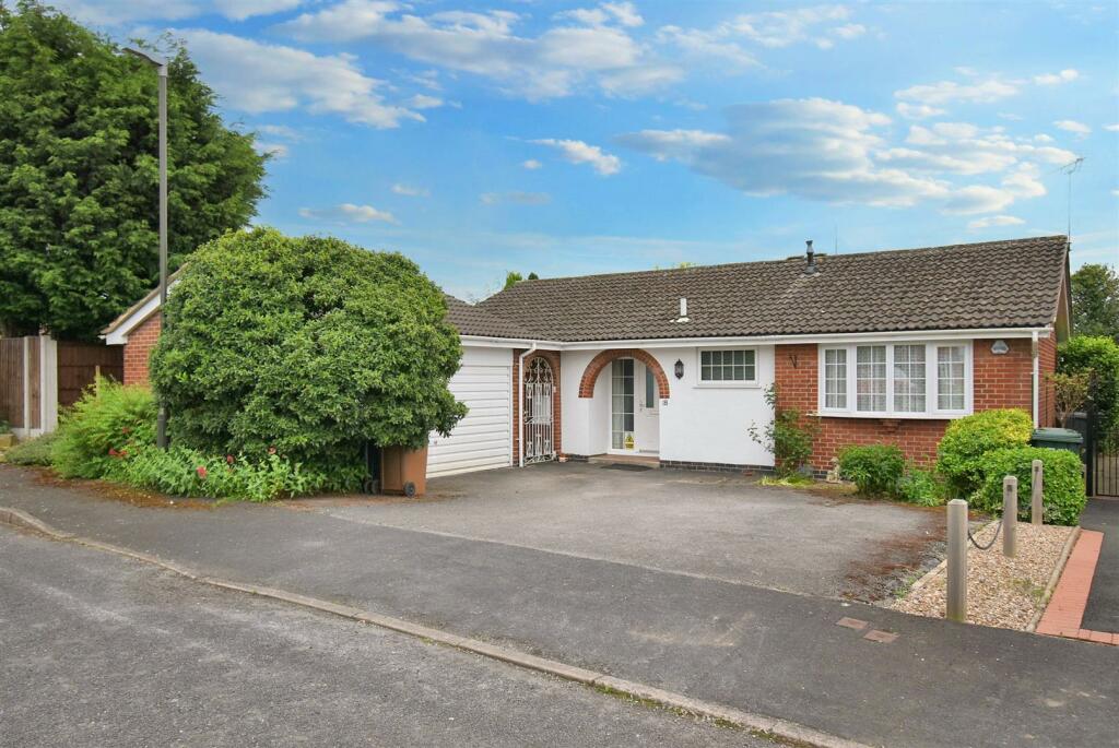 3 bedroom detached bungalow for sale in Cowlishaw Close, Shardlow