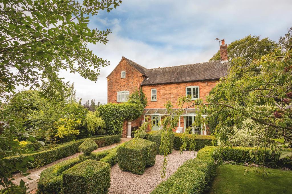 5 bedroom detached house for sale in Little Hallam Farm, Derbyshire, DE7