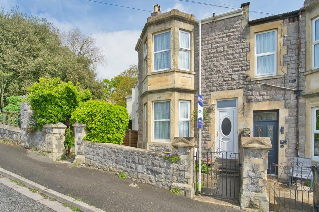 3 bedroom end of terrace house for sale in Park Road, Milton