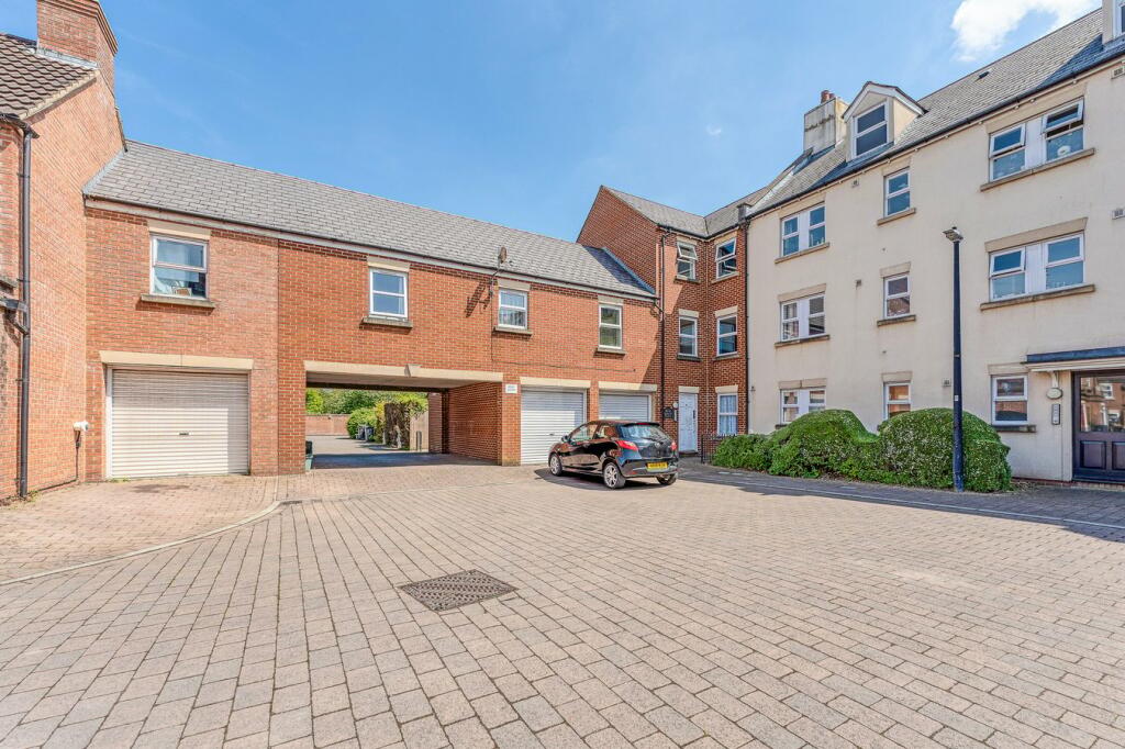 2 bedroom apartment for sale in Rowan Place, WestonSuperMare, BS24