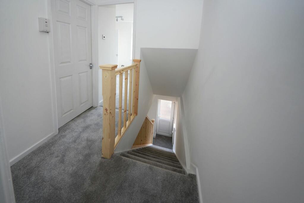 2 bedroom terraced house for sale in Stockport Road, Hyde, SK14