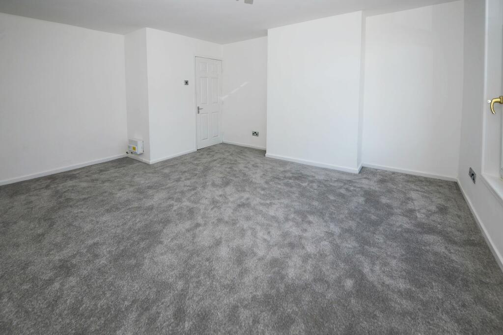 2 bedroom terraced house for sale in Stockport Road, Hyde, SK14