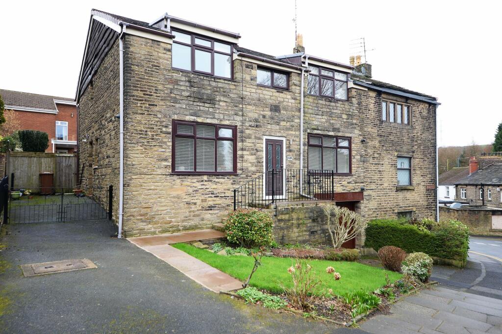 4 bedroom semidetached house for sale in Old Road, AshtonUnderLyne, OL6