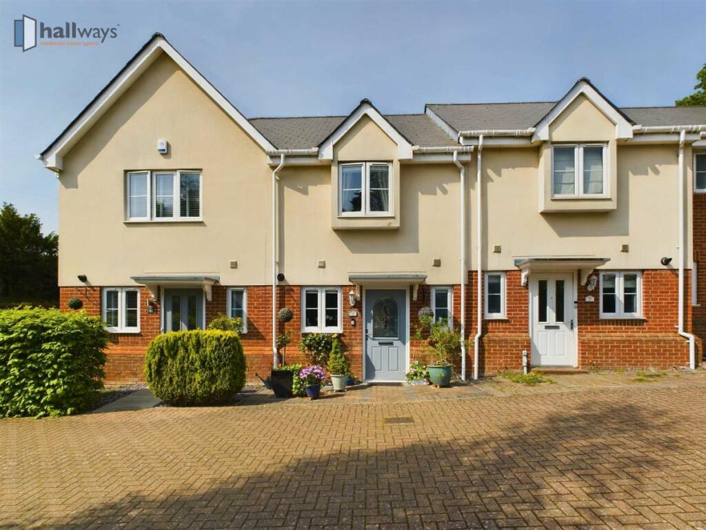 2 bedroom terraced house for sale in Tealby Close, Lower Kingswood